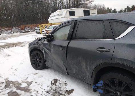 2021 Mazda Cx-5 Carbon Edition Turbo z USA, uszkodzony, nr VIN JM3KFBCY4M0395060